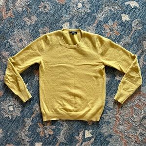 Uniqlo crew neck cashmere sweater